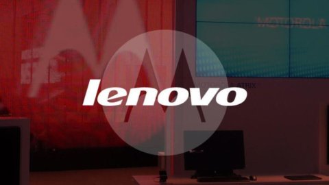 Lenovo cresce sul mercato degli smartphone: accordo con Google per l’acquisto di Motorola Mobility