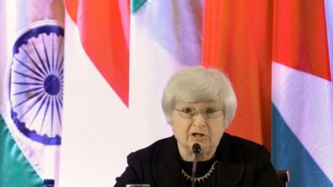 La expectativa de los movimientos de la Fed domina los mercados. Esta mañana Piazza Affari comienza con el pie derecho