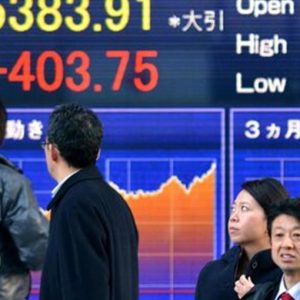 Nikkei fecha +2,5%, nível pré-Brexit