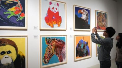 Sotheby’s: venduto all’asta per 7,6 milioni il ritratto di Mao dipinto da Andy Warhol