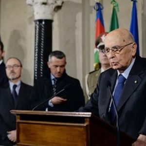 Napolitano beauftragt Renzi mit der Bildung der neuen Regierung