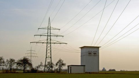 Terna ، خط الكهرباء الجديد يبدأ: توفير في الفواتير 60 مليون في السنة
