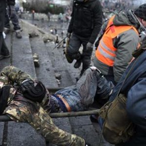 Украина, ночные столкновения обостряются: 35 погибших и 241 раненый