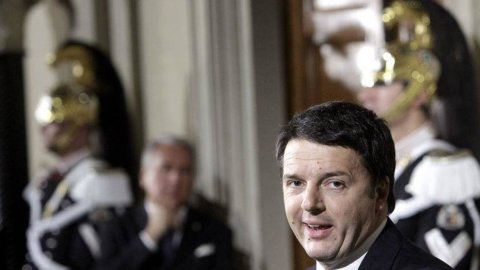 Borsa, Renzi non scalda nè turba Piazza Affari mentre Wall Street fa il record