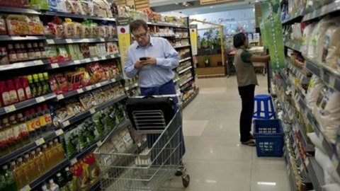 Istat: consumi ancora in calo a settembre