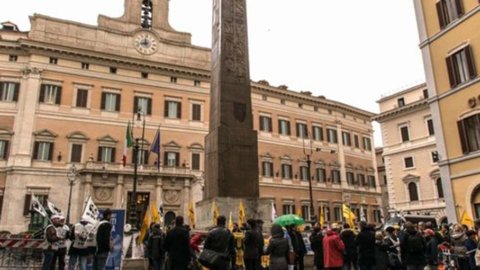 Legge elettorale: la Camera boccia le preferenze per 35 voti, via libera a premio e soglie