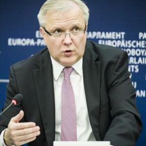 UE mempromosikan Renzi dengan reservasi, Rehn: "Potongan baji yang bagus, tetapi Italia menghormati komitmennya pada akun"