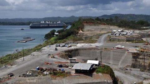قناة بنما ، الاتفاقية الموقعة: ستنتهي الأعمال في عام 2015