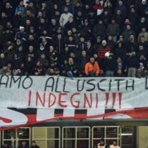 SERIE A ŞAMPİYONASI – Milan, kıyamet günü: Parma'ya karşı oynanan maçta bir protesto havası