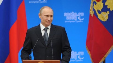 Украина подписывает соглашение об ассоциации с ЕС, Москва объявляет об аннексии Крыма и Севастополя