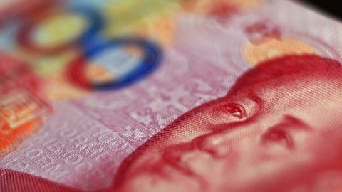 Borsa Shanghai sale dopo il boom del Pmi