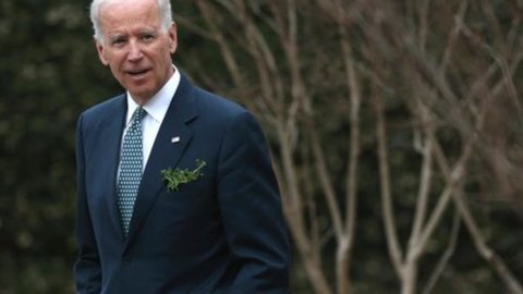 Biden a Kiev, “Usa al fianco dell’Ucraina”.  Aumenta tensione con Mosca