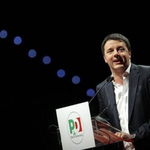 Renzi: "Berlusconi ve Grillo aynı madalyonun iki yüzü"