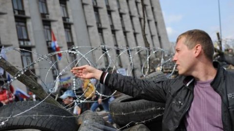 Ukraine: tension returns, new clashes with pro-Russians