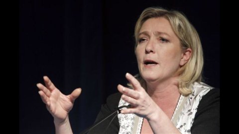Электронная книга "Marine le Pen & Co. - Популизмы и неопопулизмы в Европе" Болаффи и Террановой