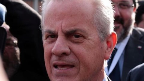 L’ex ministro Scajola arrestato dall’antimafia per aver favorito la latitanza di un condannato
