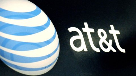 Pernikahan bintang: AT&T membeli Time Warner seharga 108 miliar