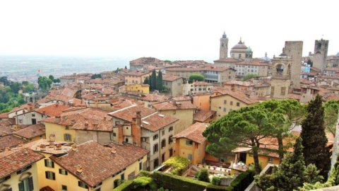 Bergamo, বাসের টিকিট স্মার্টফোন দিয়ে কেনা যাবে