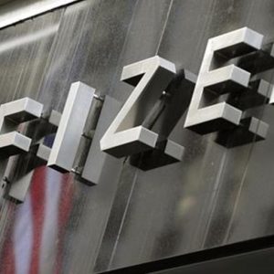 Pfizer nega nuova offerta per Astrazeneca