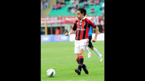 新しい AC ミランの監督は Superpippo Inzaghi です: ベルルスコーニによって決定されたアルコーレでのサミット