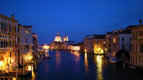 Veneza, solstício de verão (21 de junho) a noite mágica cheia de eventos retorna