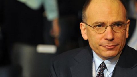 Enrico Letta olay yerine geri dönüyor ve Avrupa'yı yeniden başlatmak için tarifini gösteriyor