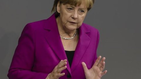 EU, Merkel: "The Stability Pact is fine like this"