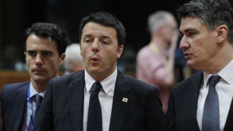 Renzi, estreia-se no Parlamento da UE: "A Europa vai reencontrar a sua alma"