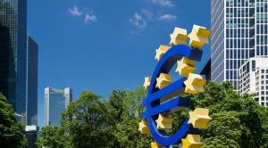 Il simbolo dell'Euro a Francoforte