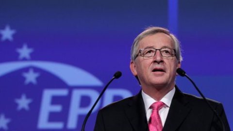 EU Commission: Juncker elected president by large majority by the European Parliament