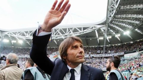 SCUDETTO RACE - Juve en Novara entre Piola y Platini, Milán en Siena entre Guardiola y Allegri