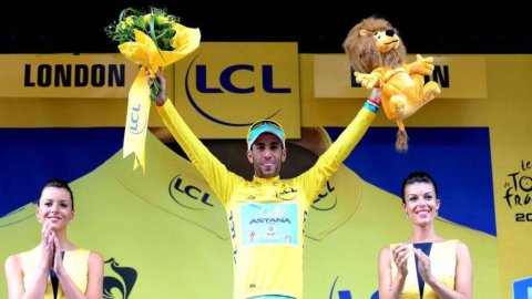 TOUR DE FRANCE – Today the triumph of Nibali in yellow in Paris