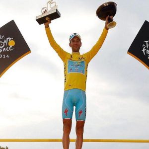 La maglia gialla di Nibali: una vittoria per il Kazakistan