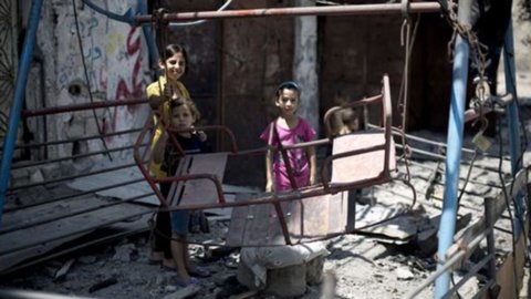 Gaza, riprendono i bombardamenti: Hamas interrompe il cessate il fuoco e Israele risponde