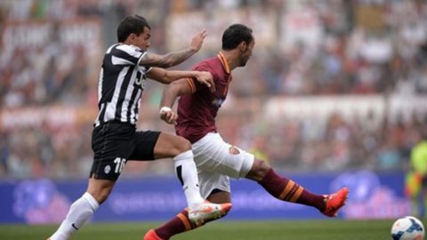 Gli occhi del Manchester United su Vidal e Benatia, Juve e Roma in allerta