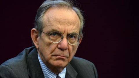 Padoan: privatización de Poste, Enav y Fs en 2015