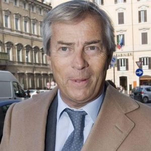 Vivendi attacca Mediaset: ha il 3% e punta al 10-20%