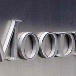 Moody's promueve Italia: la calificación sigue siendo Baa3, el último escalón del grado de inversión, y las perspectivas se vuelven positivas
