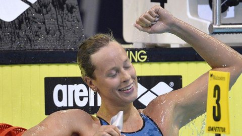 European swimming championships, a spectacular Pellegrini triumphs and awakens Italian sport from its torpor