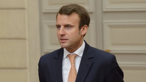 França: Macron sai e corre para Eliseo