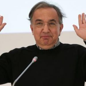 Marchionne bowl Montezemolo：“没有人必不可少”。 法定货币增加？ 董事会将在 XNUMX 月做出决定。