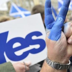 Scozia, secondo i sondaggi tornano in vantaggio i “no”. E la sterlina risale