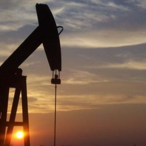 Il boom del petrolio risveglia i mercati, ma restano le ombre