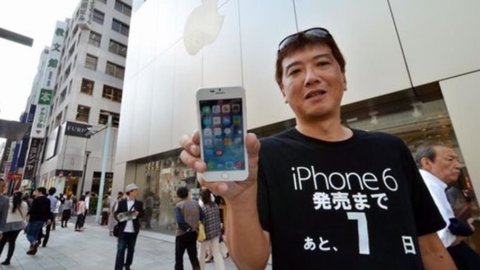 iPhone 6 Plus, today is the first day in Italy. But it is already controversy about some defects