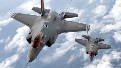 Kamar kepada Pemerintah: "Separuh anggaran untuk F35"