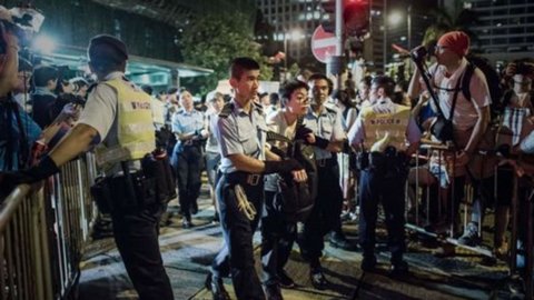 Hong Kong protestosu, Avrupa borsalarını etkileyen Wall Street'i vurdu: Milan en kötüsü