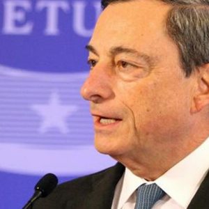 Draghi, BCE: "Compra de obrigações hipotecárias a partir de meados de outubro, Abs no quarto trimestre"