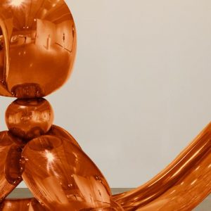 Нью-Йорк: Balloon Monkey (оранжевый) на Christie's