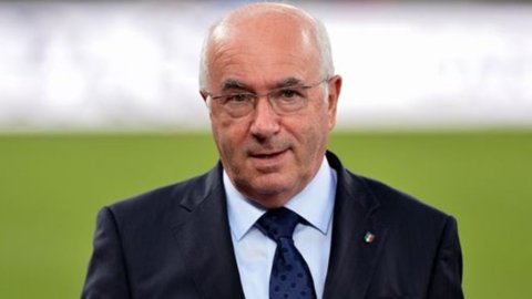 La UEFA suspende a Tavecchio por comentarios racistas: suspensión de seis meses