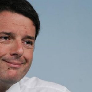 Renzi : dès 2015 baby bonus, 80 euros pendant 3 ans pour les jeunes mamans